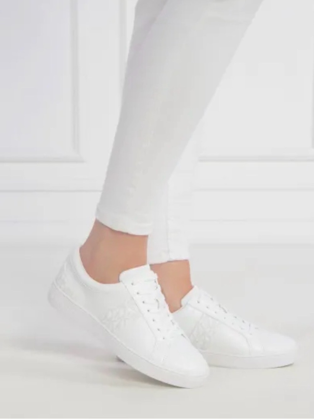 NWOB Michael Michael Kors Juno Stripe Women's White Sneakers. Size 7.5